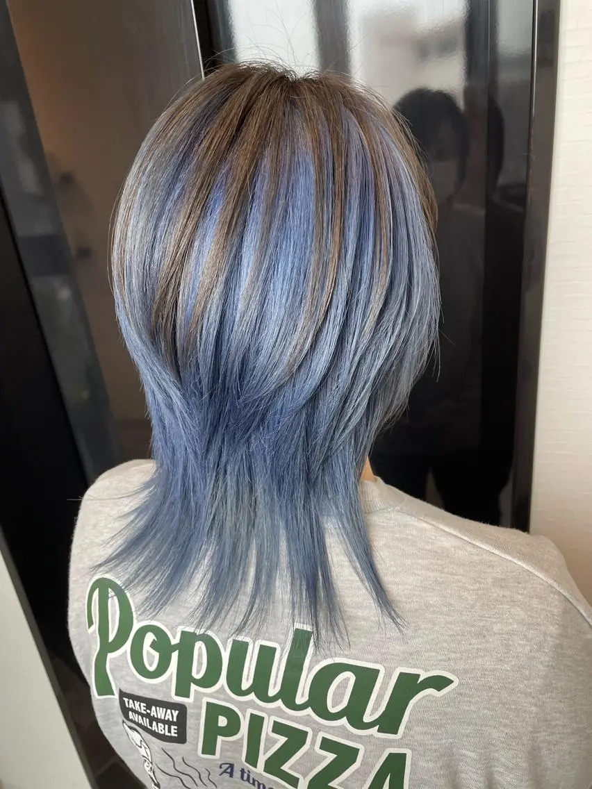 セミロング カラー ブリーチ ブルーカラー ダークグレー カット ヘアカラー YUI/ ブリーチカラー🌷のヘアスタイル