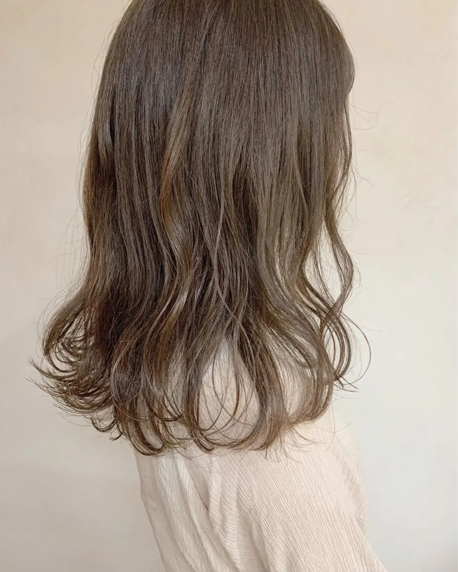 セミロング ハイライト クニモトハルナ ボブ/柔らかカラーのヘアスタイル