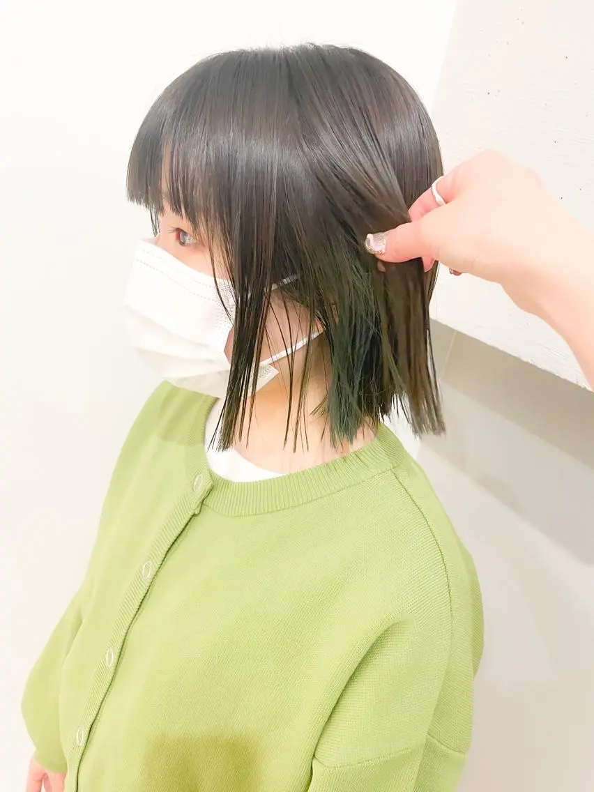 ミディアム カラー 切りっぱなしボブ インナーカラー オリーブカラー ボブ ヘアカラー ✨カラー支持No.1 🧸ワキ カナコ🧸のヘアスタイル
