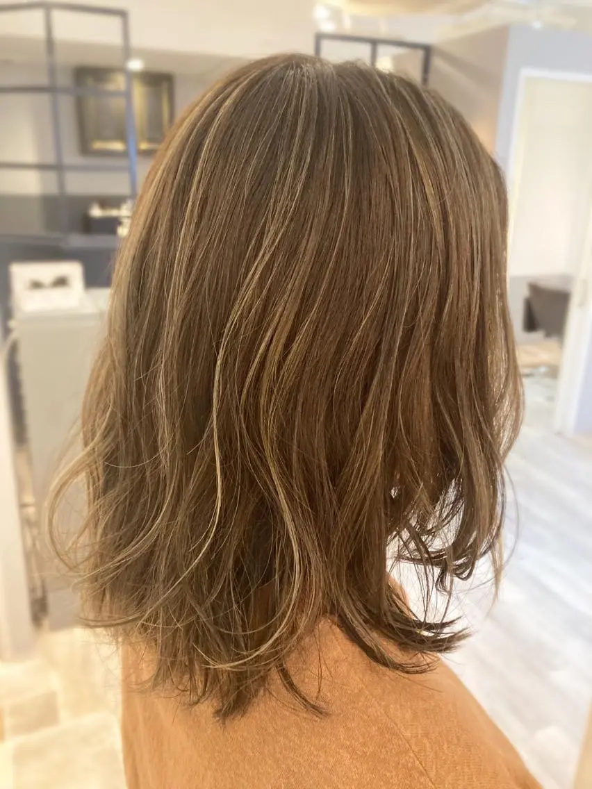 セミロング カラー ハイライトカラー ハイライト ヘアカラー O maikoのヘアスタイル