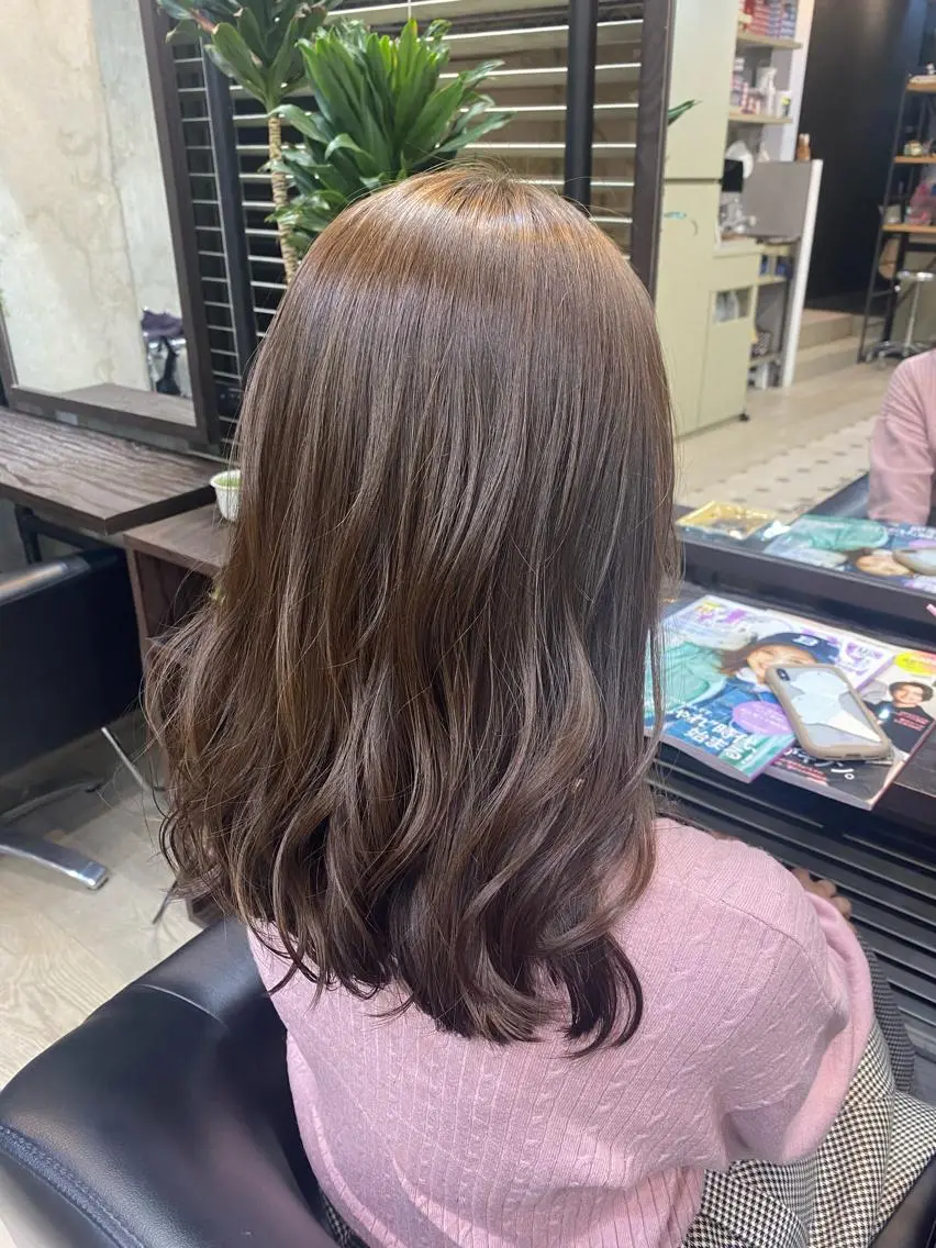 セミロング カラー ブリーチ ブリーチなしカラー 学生 トリートメント カット ヘアカラー トリートメント 韓国ヘア☁️ mitsukiのヘアスタイル