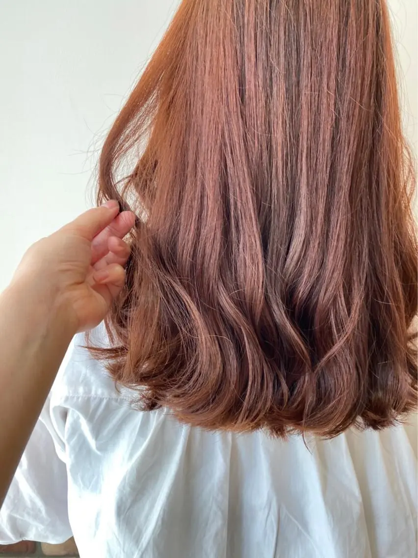 ロング カラー ブリーチ ブリーチなしカラー オレンジピンク 縮毛矯正/酸性 おかにわみりのヘアスタイル