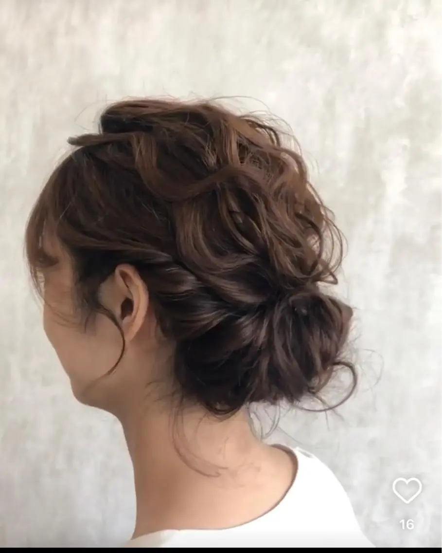 セミロング ヘアアレンジ 口コミ高評価✨ 安達ももかのマツエク・マツパデザイン
