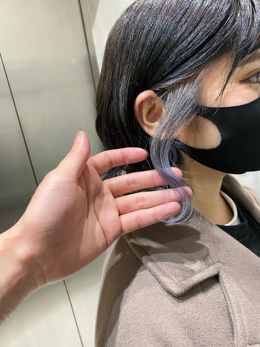 ミディアム カラー ブリーチ シルバー カット ヘアカラー トリートメント TAI透明カラー 柔らかい縮毛矯正のヘアスタイル