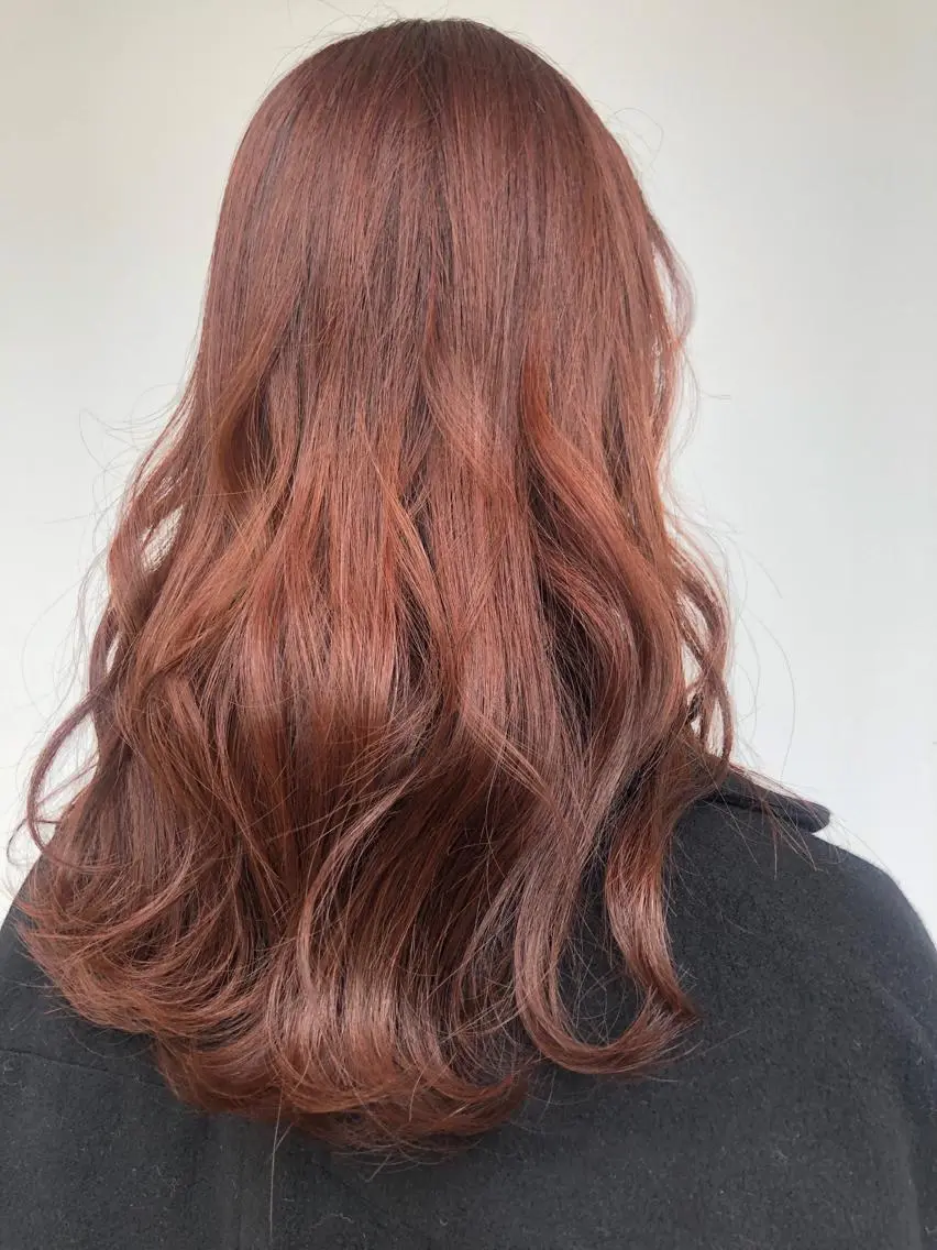セミロング カラー サワタ ミサのヘアスタイル
