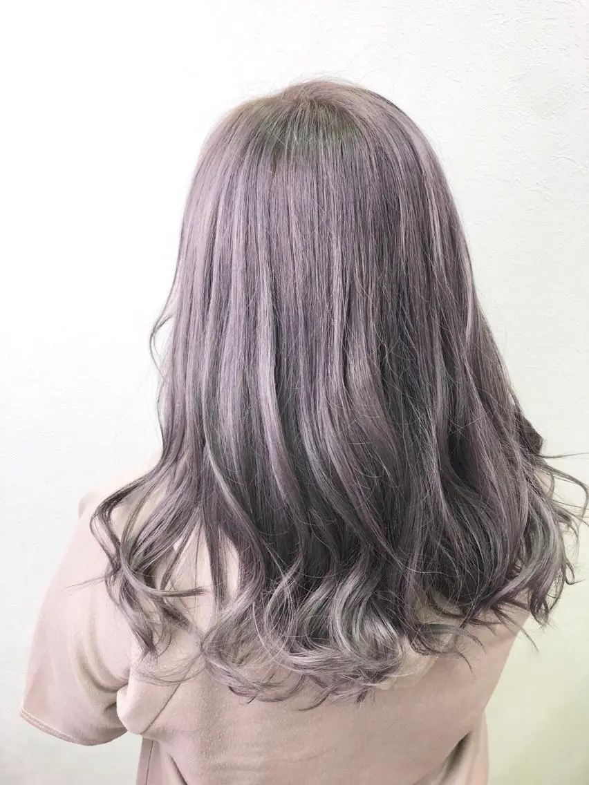 カラー 最高級エクステ /羽エクステ白石宇由のヘアスタイル