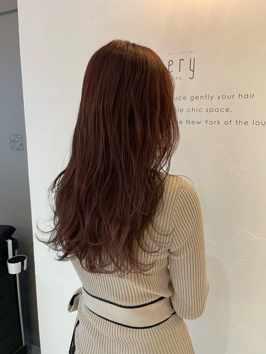 ロング カラー ブラウンカラー レッドカラー ヘアカラー トリートメント Avery SHINのヘアスタイル