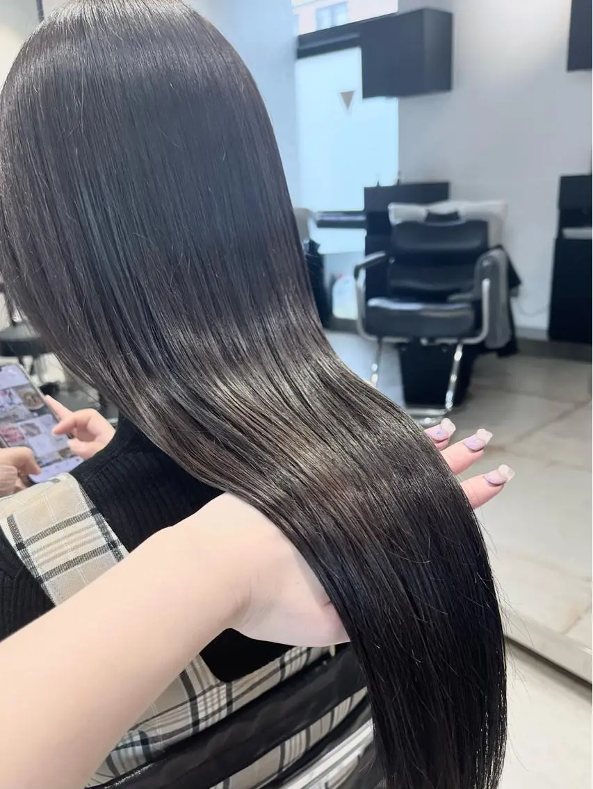 ミディアム カラー パーマ ヘアアレンジ ヘアカラー トリートメント 透明感/オリーブ/ グレージュ/YUKAのヘアスタイル