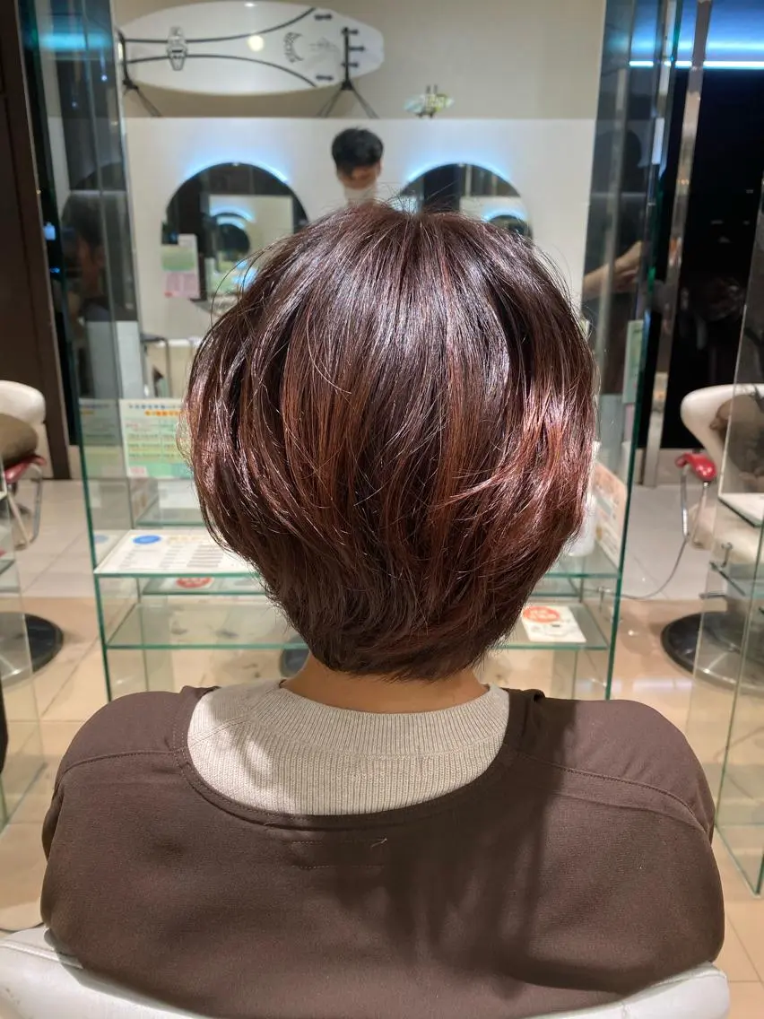 ショート カラー 髪質改善・縮毛矯正 白根凌二のヘアスタイル