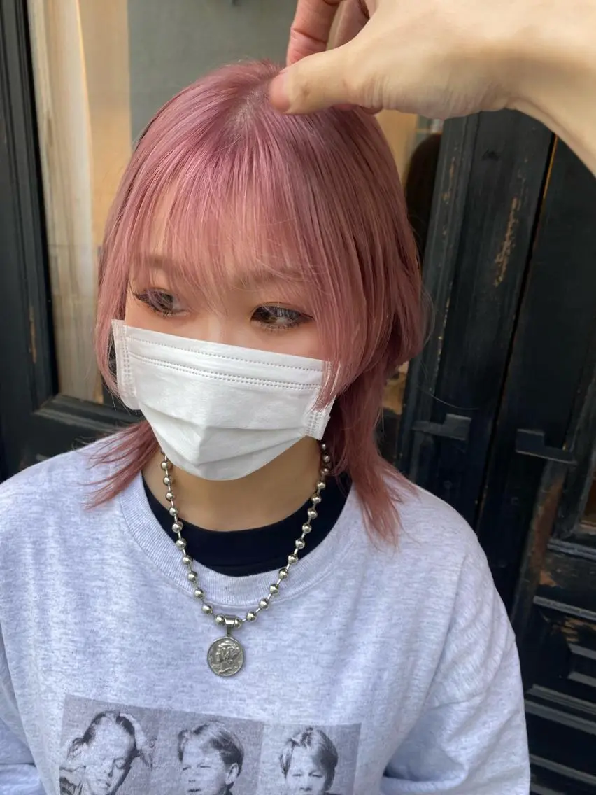 ミディアム カラー ブリーチ ピンクカラー tonari 梅田、中崎町のヘアスタイル