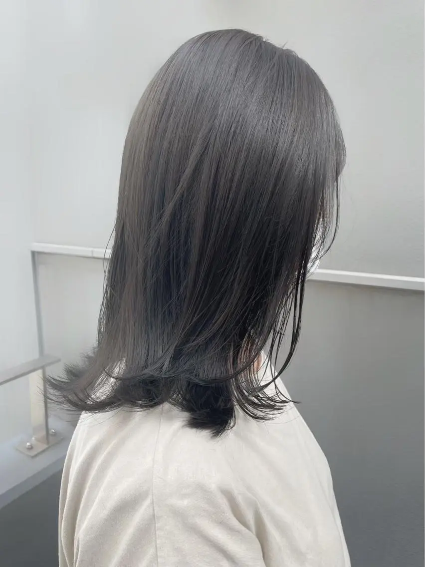 セミロング カラー 中村 彩乃のヘアスタイル