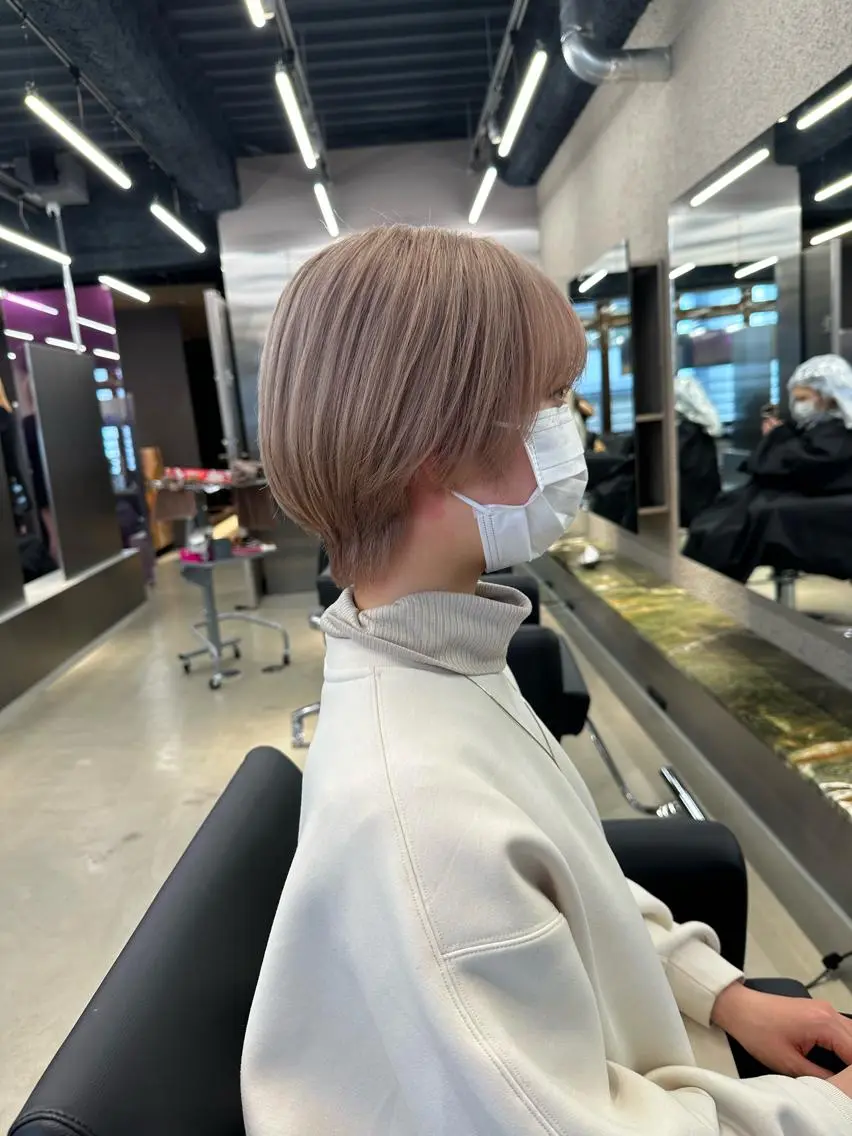 ショート カラー ベージュカラー ミルクティーベージュ 鈴木/ボブ/ ミルクティー/ピンクのヘアスタイル