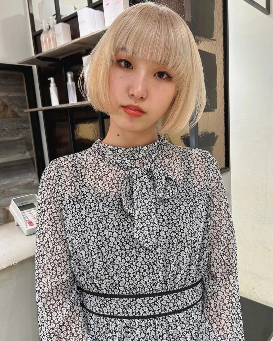 ショート カラー 抜きっぱなしブロンド ブロンド ハイトーンカラー ボブ カット ヘアカラー トリートメント 村上雅人 ナチュラルモードのヘアスタイル
