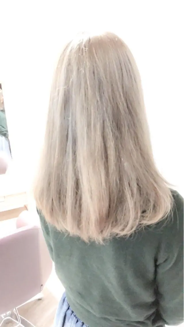 ロング カラー アッシュ ホワイトアッシュ レイヤー/ウルフ ハイトーンhiroのヘアスタイル