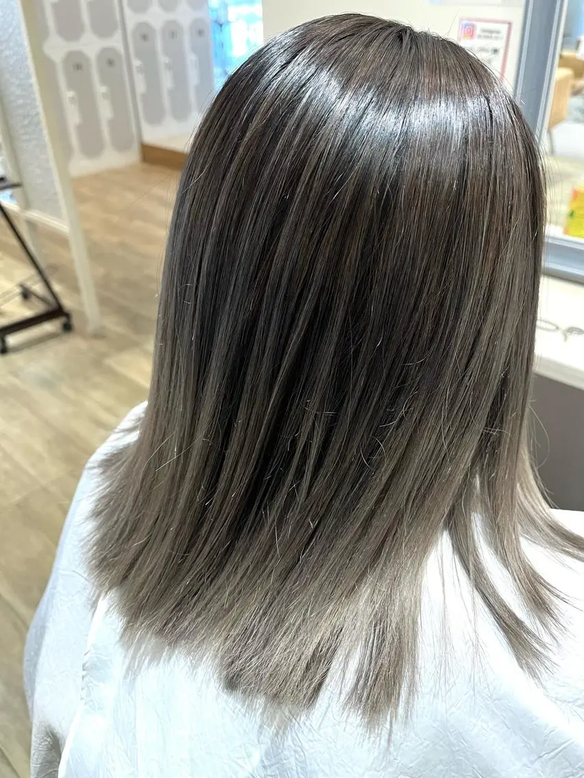 ミディアム カラー 中山 響希のヘアスタイル