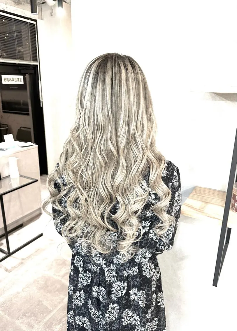 ロング カラー シールエクステ アディクシーカラー バレイヤージュ ブリーチ ケアブリーチ シール、 ハネエクステのヘアスタイル