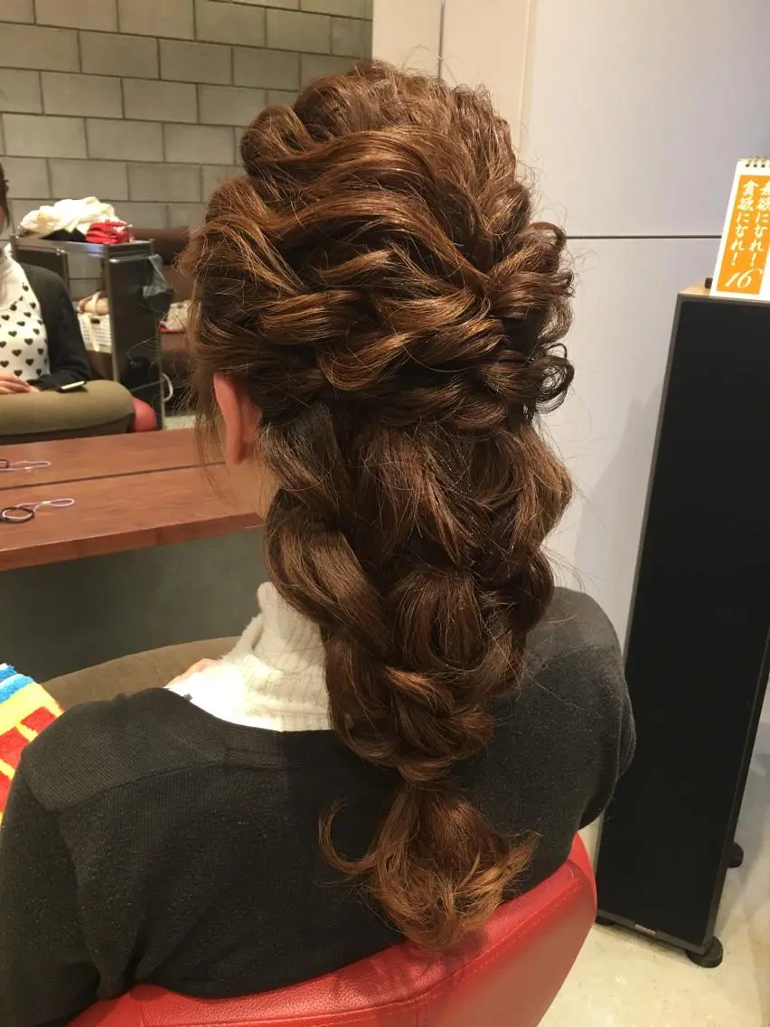 ミディアム ヘアアレンジ 近 沙織のヘアスタイル