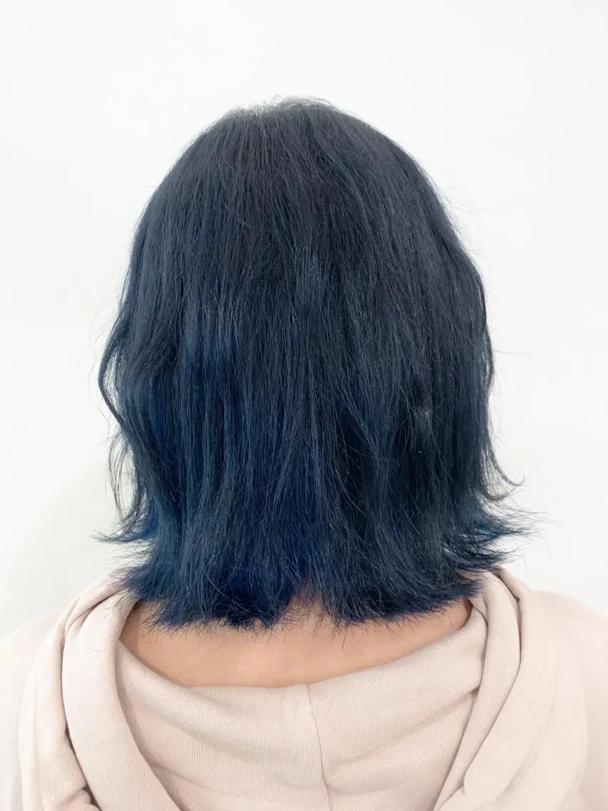 ショート カラー 乳井 悠香のヘアスタイル