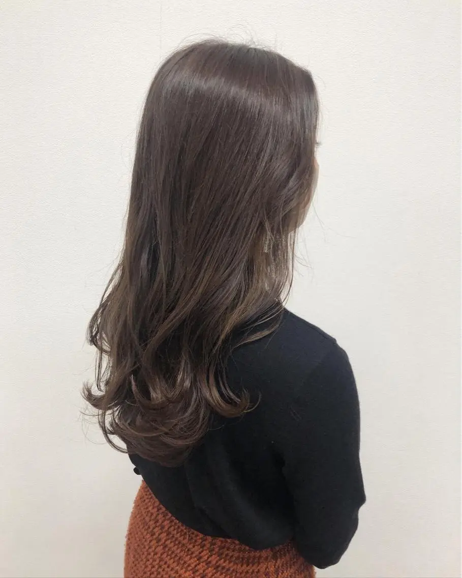 ロング カラー ヘアアレンジ アッシュ ベージュカラー ブリーチ ケアブリーチ インナーカラー カット ヘアカラー トリートメント 酸性縮毛矯正🧴韓国 レイヤー/髪質改善のヘアスタイル