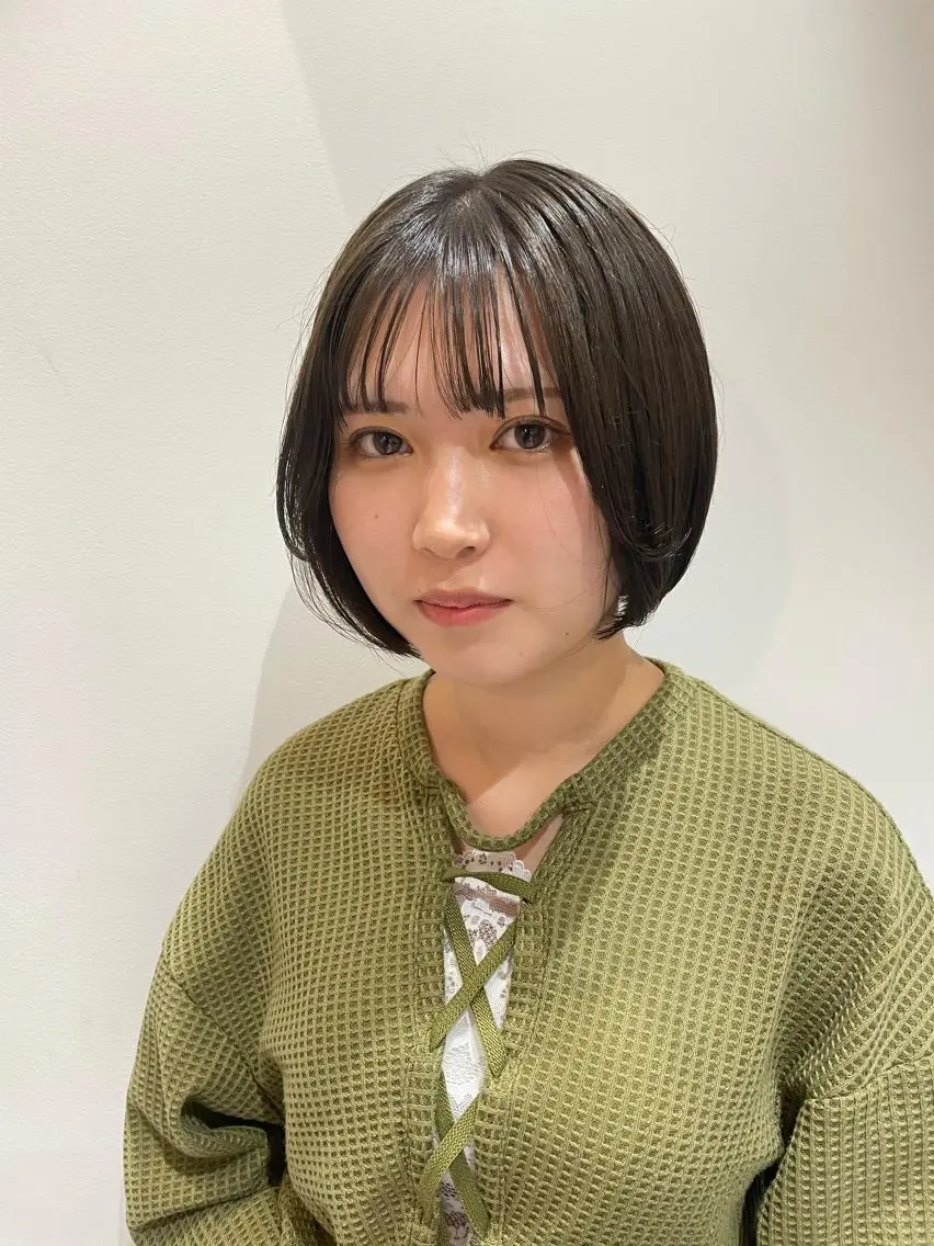 ショート ボブ カット 佐々木 芽衣のヘアスタイル