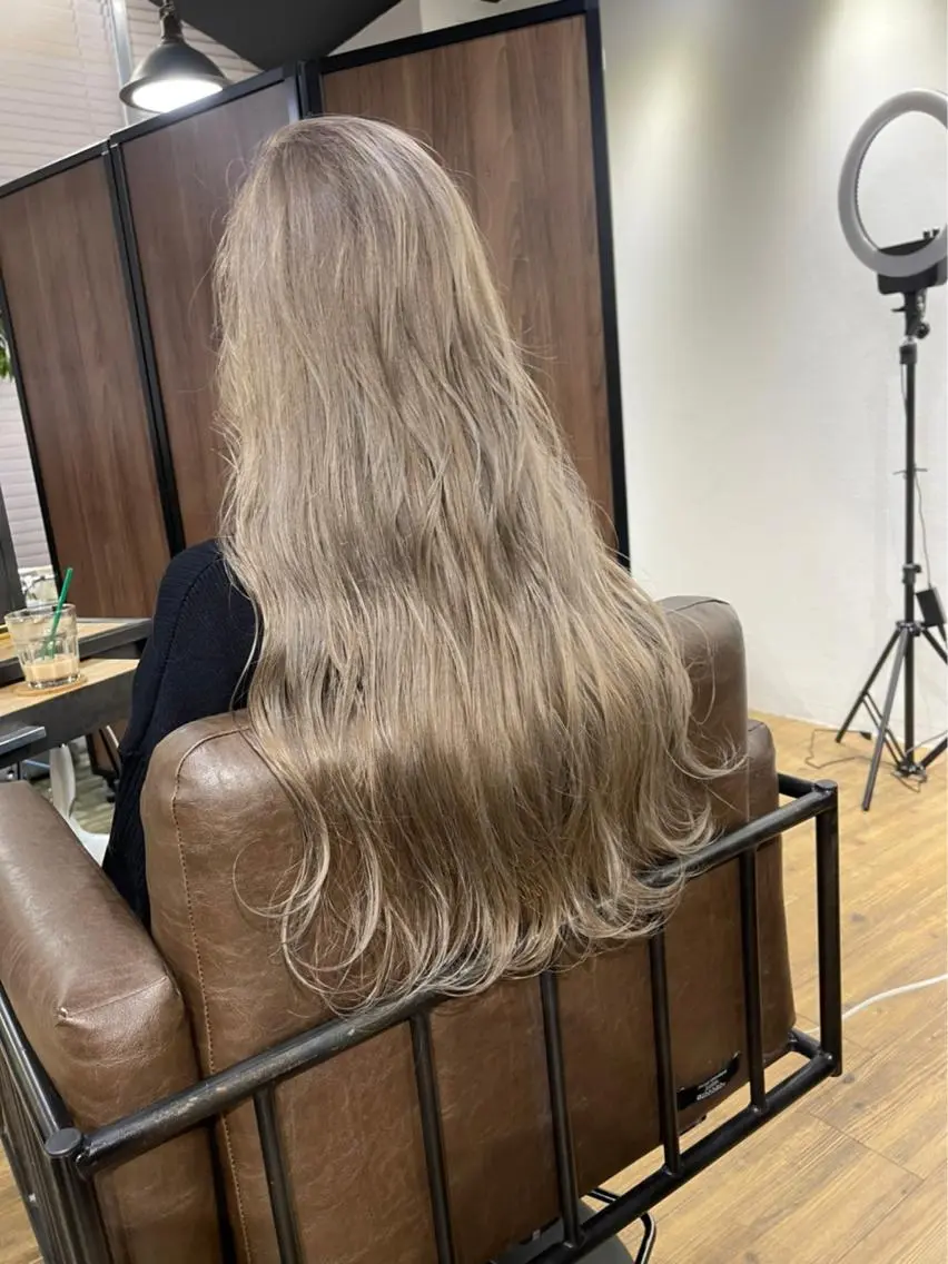 ロング カラー ブリーチ ケアブリーチ デザインカラー ダブルカラー イヤリングカラー ARCANAブリーチ ダブルカラー🌟原宿のヘアスタイル