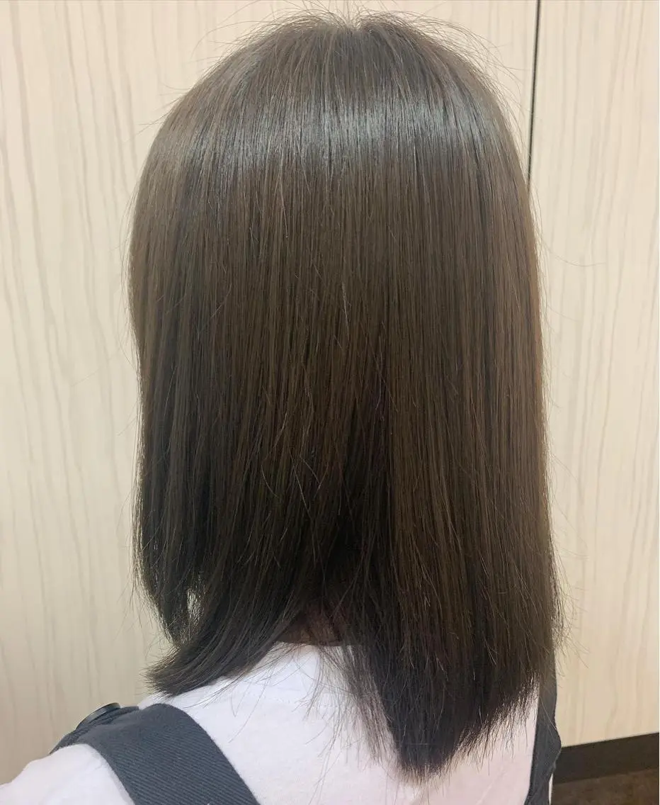 ミディアム カラー 河野 優希のヘアスタイル