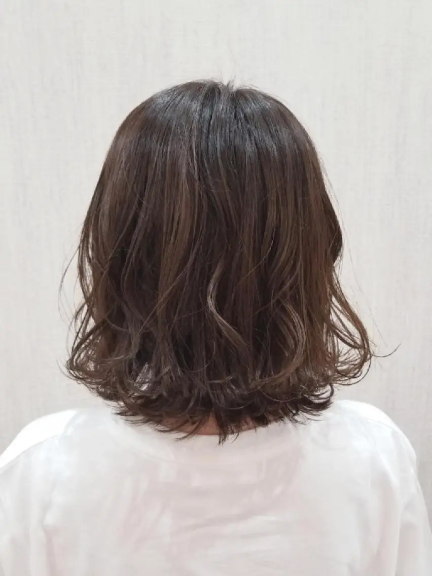 ミディアム カラー 切りっぱなしボブ ボブ カット ヘアカラー レイヤー×艶髪特化 代表　西村功平のヘアスタイル
