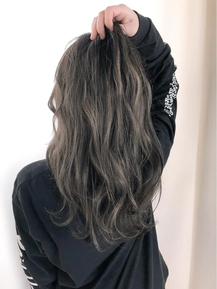 セミロング ハイライト ヘアカラー トリートメント バレイヤージュ 藤沢 髪質改善 竹内ケンゴのヘアスタイル