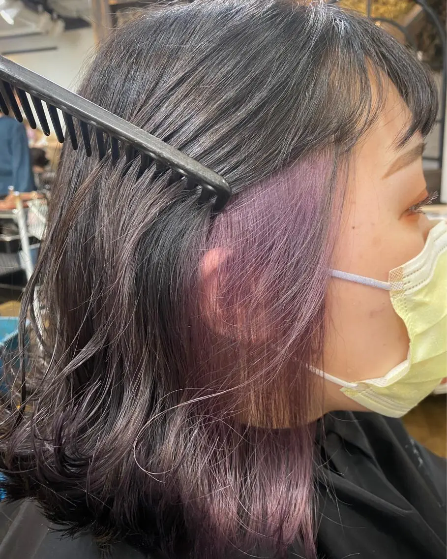 ショート アッシュ パープルカラー ハイライト レイヤーカット 大久保寿高✨ なりたい色を叶える✨のヘアスタイル