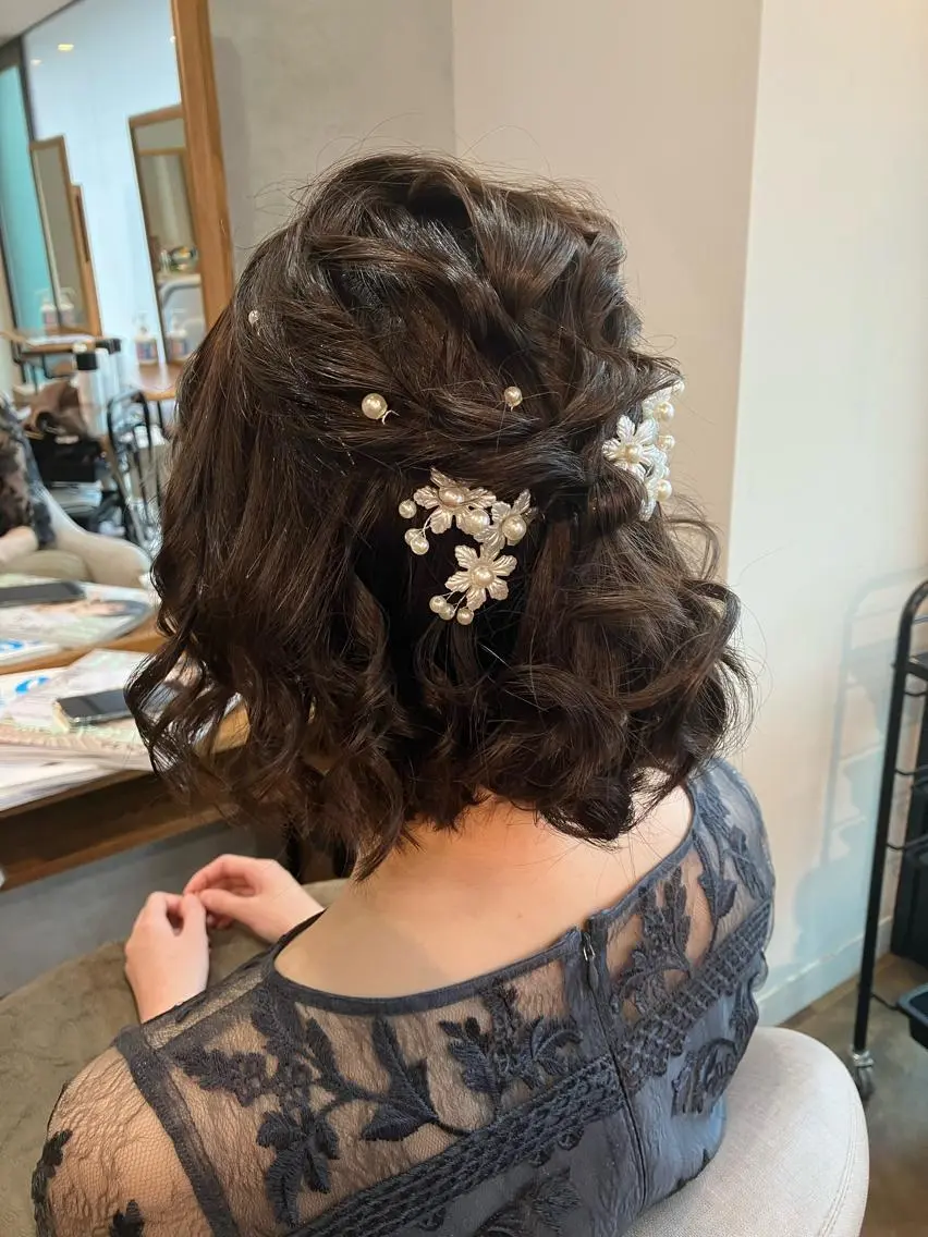 ミディアム ヘアアレンジ ハーフアップ 結婚式・ブライダル Hair&Make Nahoのマツエク・マツパデザイン
