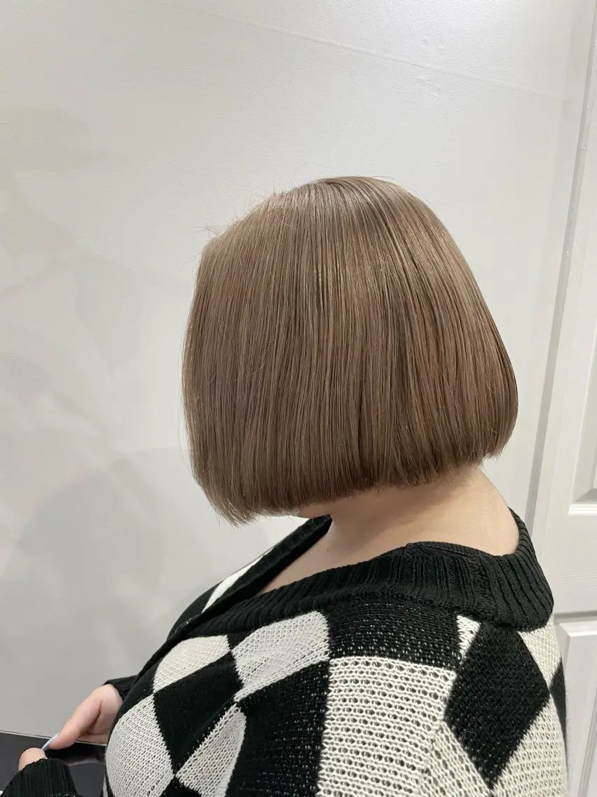ショート カラー ブリーチ 湯田実津希🤎 ﾐﾙｸﾃｨ専門のヘアスタイル