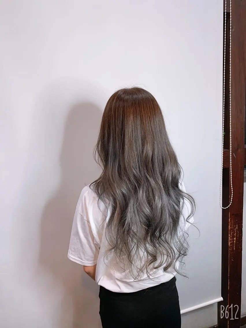 ロング カラー バレイヤージュ レイヤーカット カット ヘアカラー トリートメント ❣️モードケイズ塚口 和田一将のヘアスタイル