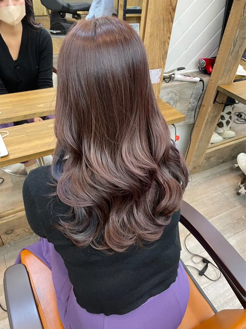 ロング カラー パーマ ヘアアレンジ アディクシーカラー アッシュ バレイヤージュ ベージュカラー ブリーチ N° +aero 横浜のヘアスタイル