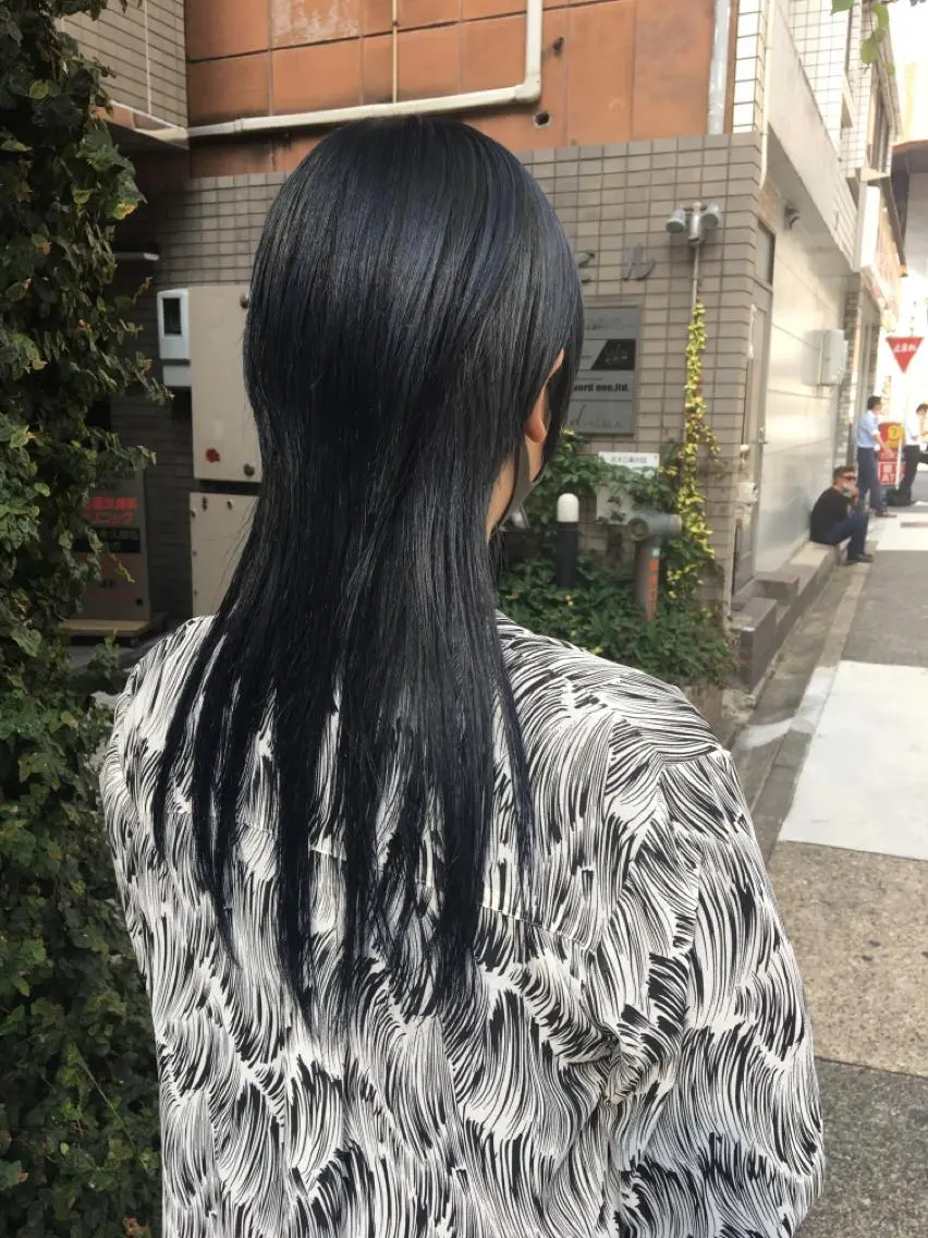 ミディアム カラー ブルーカラー ネイビーカラー ウルフカット ハイトーン/レイヤー /ウルフ⭐️永田⭐️のヘアスタイル