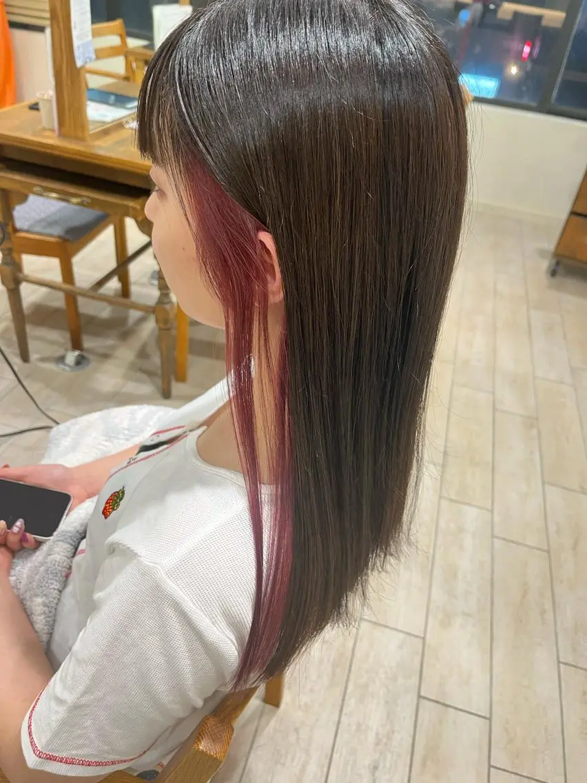 ロング 勝野 優佳のヘアスタイル