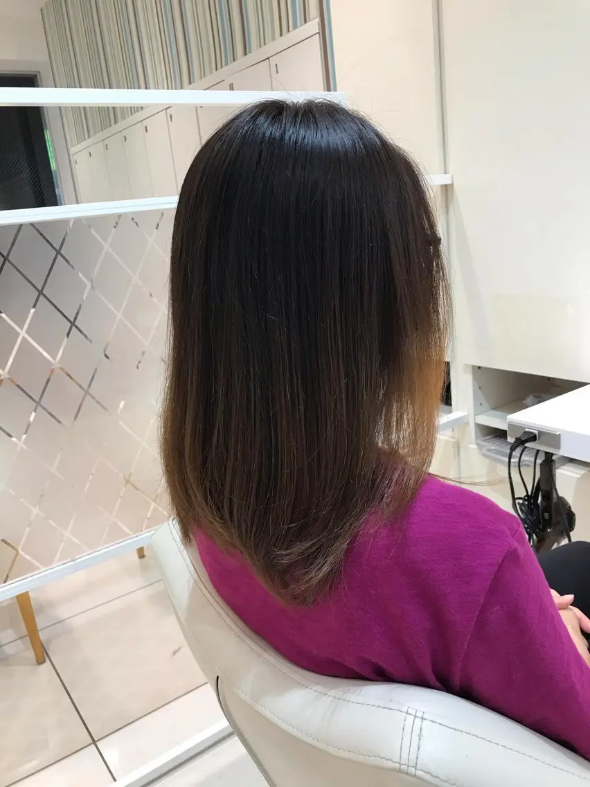 セミロング カット 比嘉 龍佑のヘアスタイル