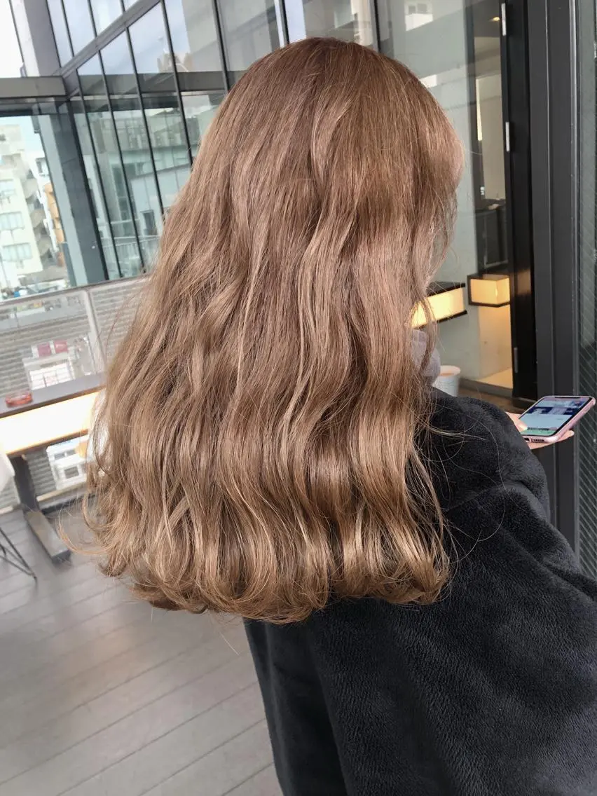 ロング ヘアカラー 八谷 将平のヘアスタイル