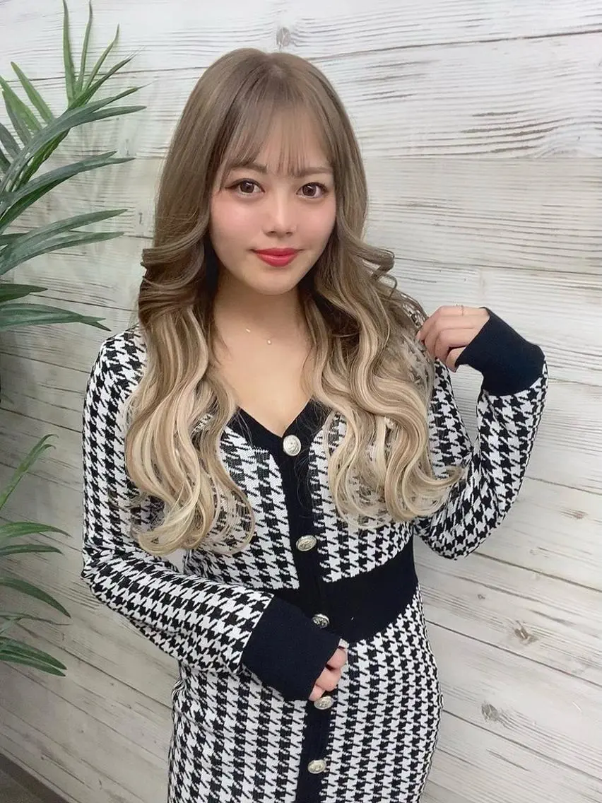 ミディアム カラー ヘアアレンジ アイブロウ ショートボブ 編み込みエクステ シールエクステ ミディアムパーマ バレイヤージュ FAAM Tsuneのヘアスタイル