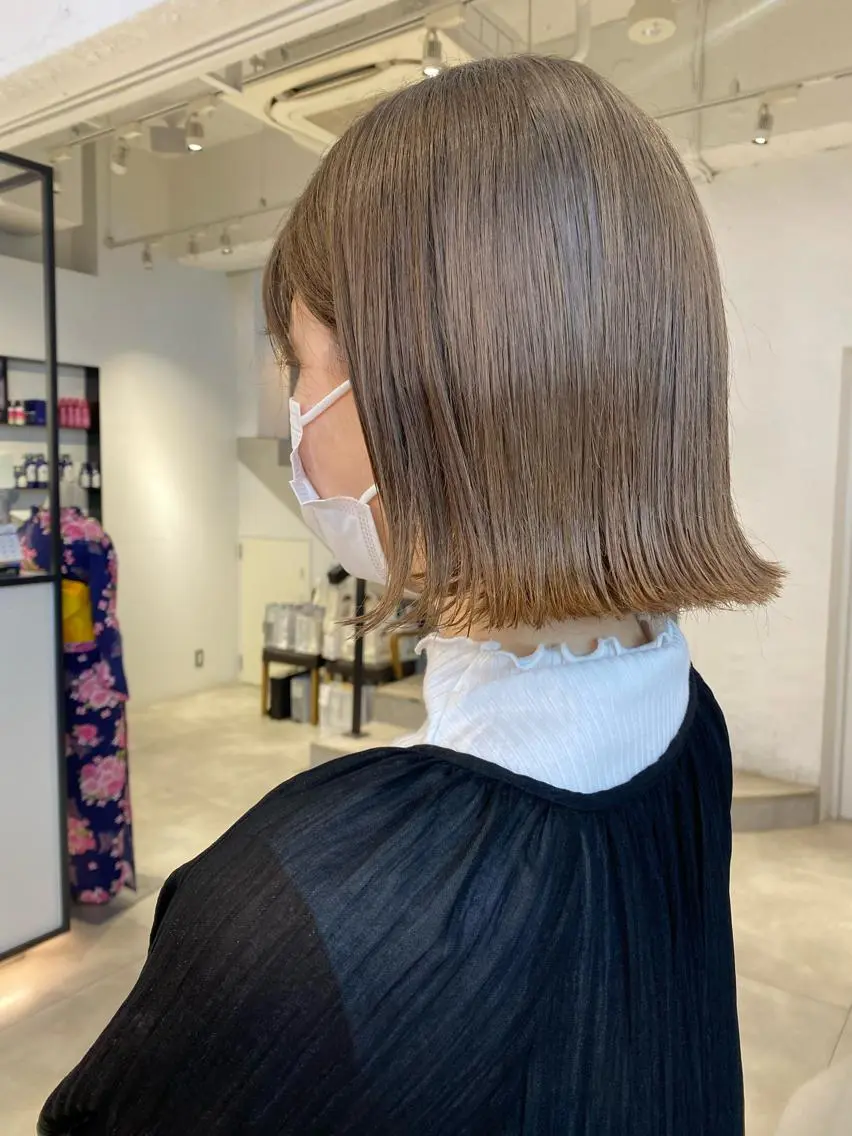 ミディアム カラー ベージュカラー ミルクティーベージュ トリートメント 顔周りカット/透明感 カラー✂️MEIのヘアスタイル