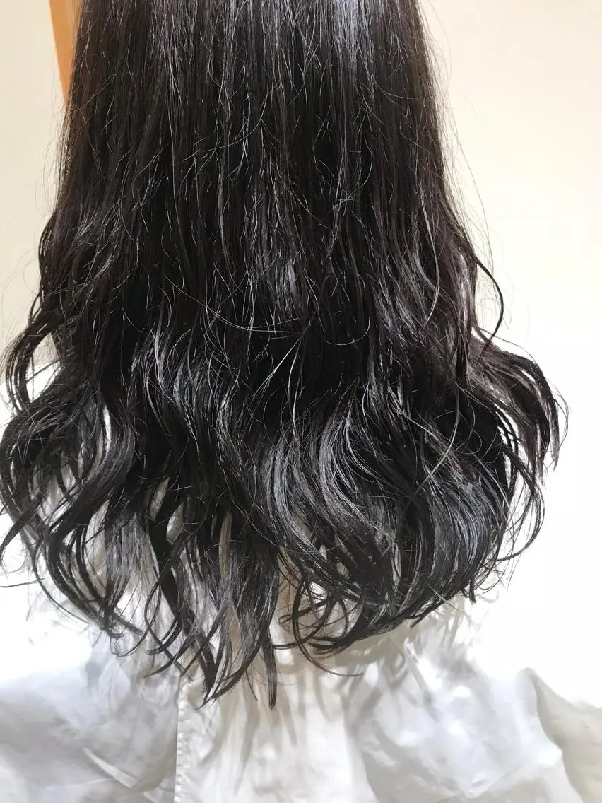 ロング ARMONY秋山輝也 コテ巻き風パーマ特化のヘアスタイル