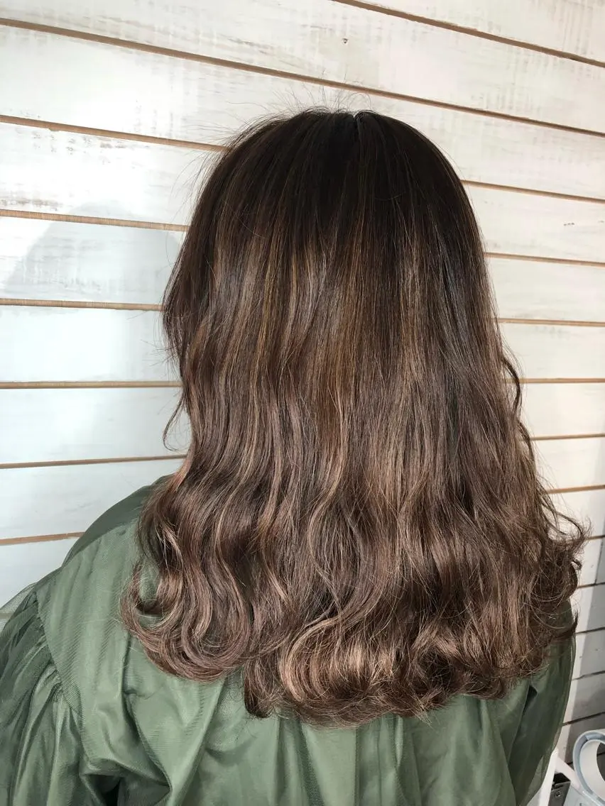 セミロング カラー アッシュ アッシュブラウン ブラウンカラー ハイライトカラー ハイライト カット ヘアカラー トリートメント 🧡艶髪/エクステ 🫧🧡YUKI❄️のヘアスタイル