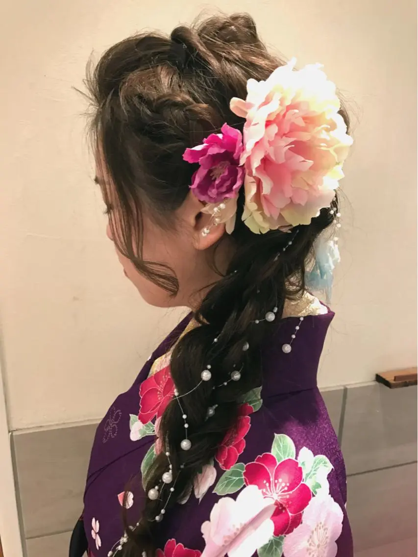 ロング ヘアアレンジ 成人式 卒業式のヘアスタイル 🪐脱白髪染め 🪐松尾菜々美のヘアスタイル