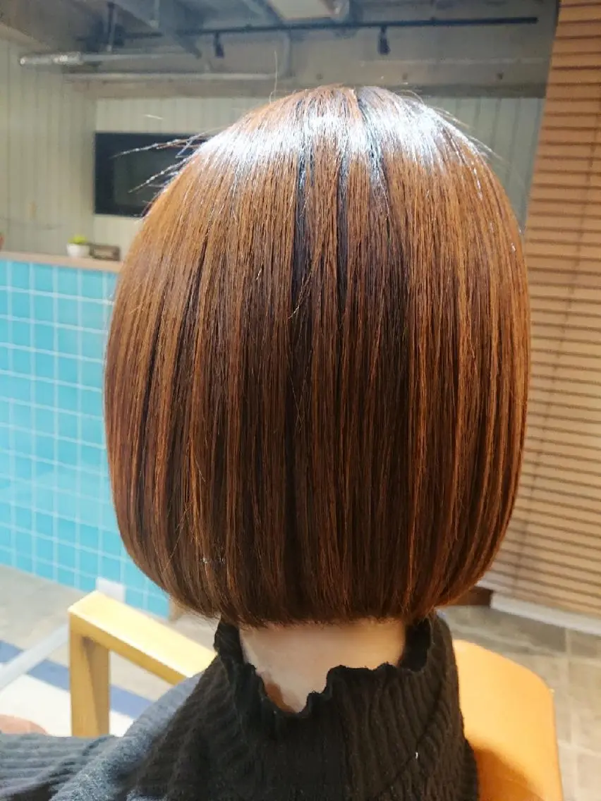 ミディアム ボブ 小顔カット alushe 岡 陽子のヘアスタイル