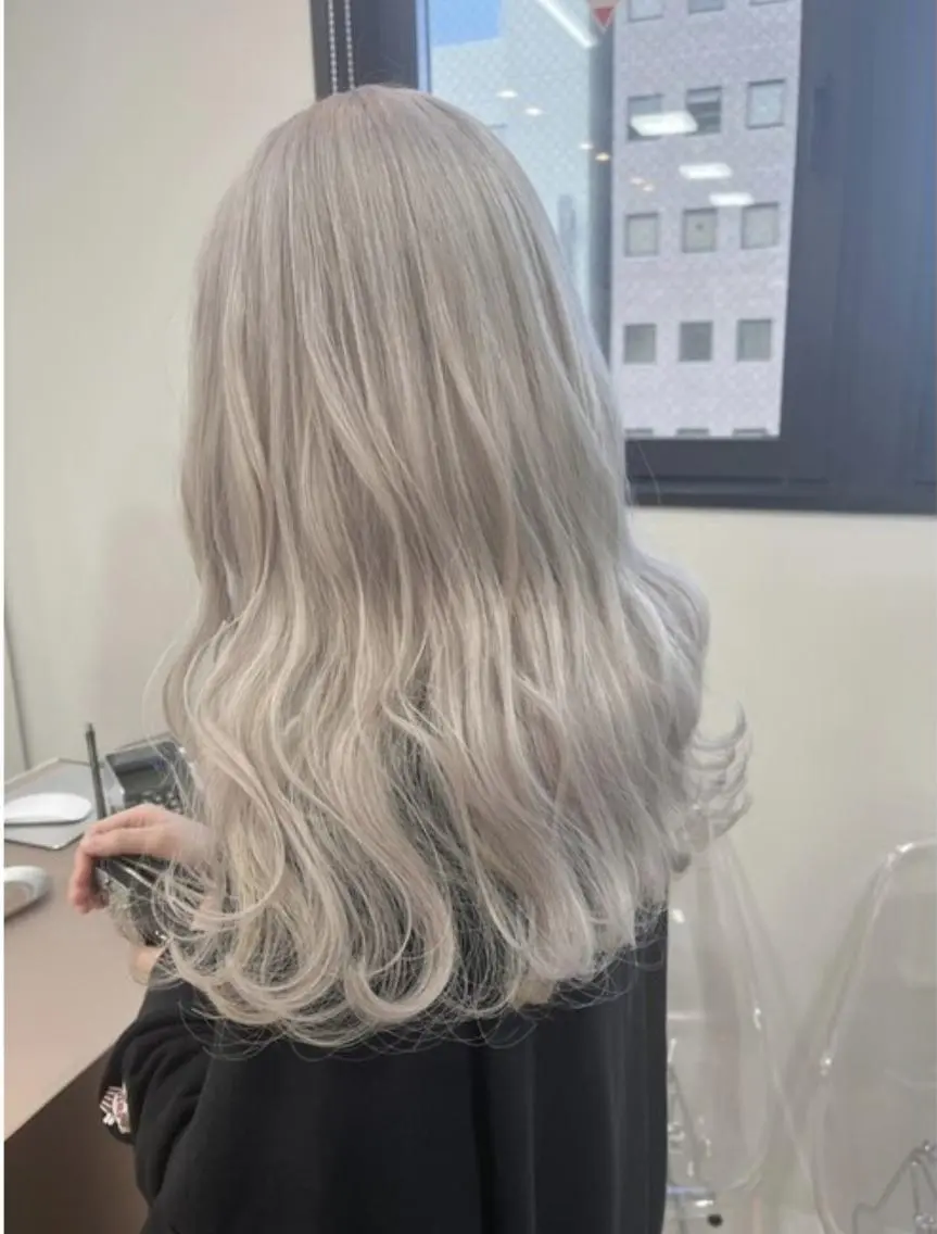 セミロング カラー 韓国特化 BIZEのヘアスタイル