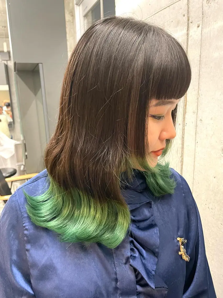 ミディアム カラー インナーカラー 推し ブリーチ  髪質改善のヘアスタイル