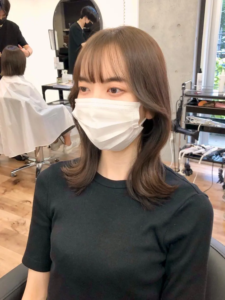 ミディアム カラー ベージュカラー くびれヘア 韓国風ヘア カット ヘアカラー トリートメント トレンドヘア🌿 chinariのヘアスタイル