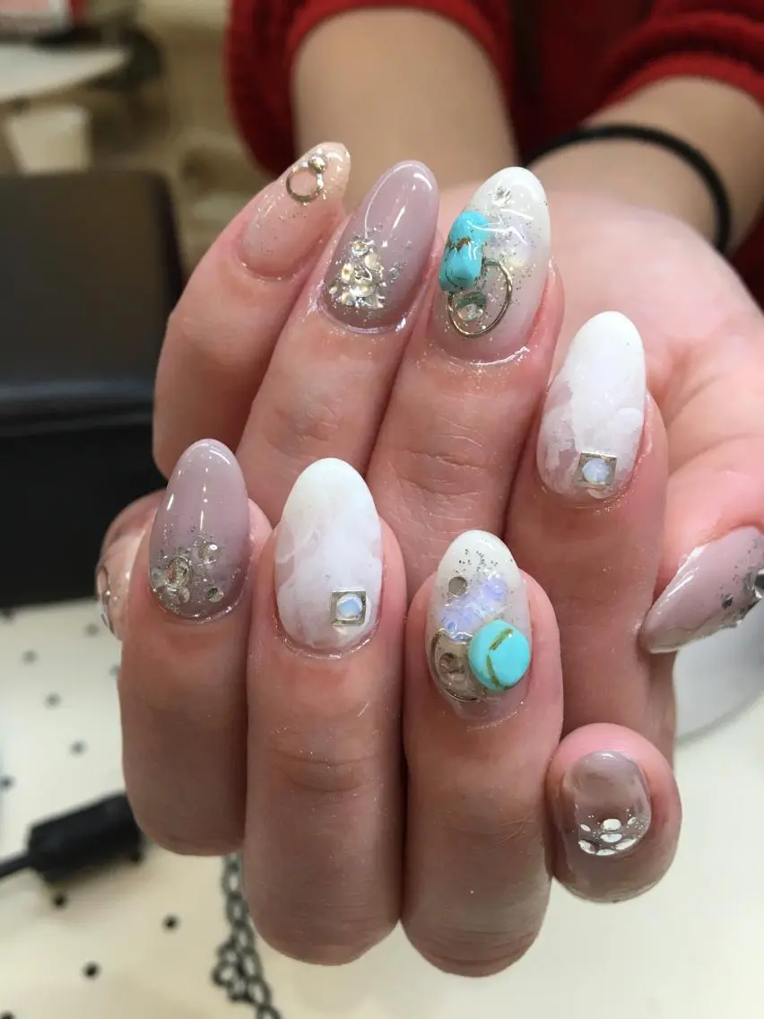ネイル アートネイル 持ち込み ニュアンスネイル ストーンネイル ボガスティーズネイル 川崎店のネイルデザイン