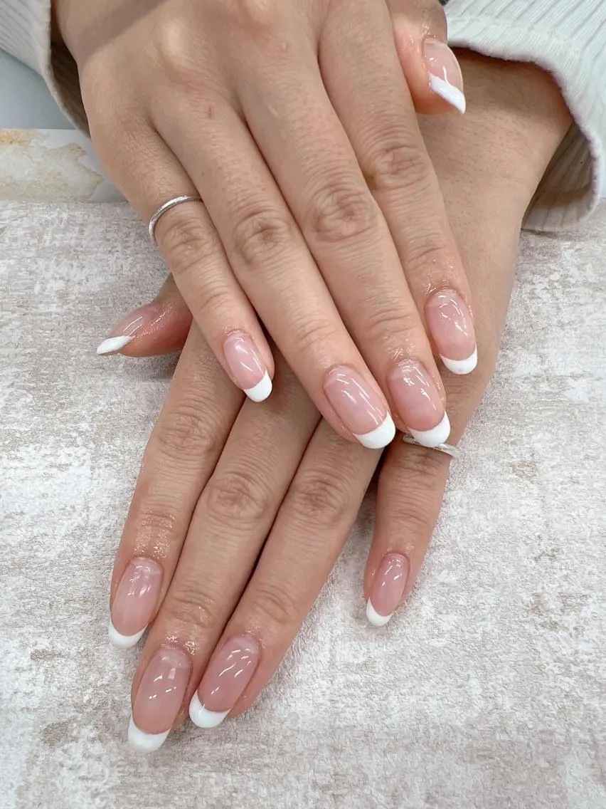 ネイル フレンチネイル Romine アイラッシュ&ネイルのマツエク・マツパデザイン