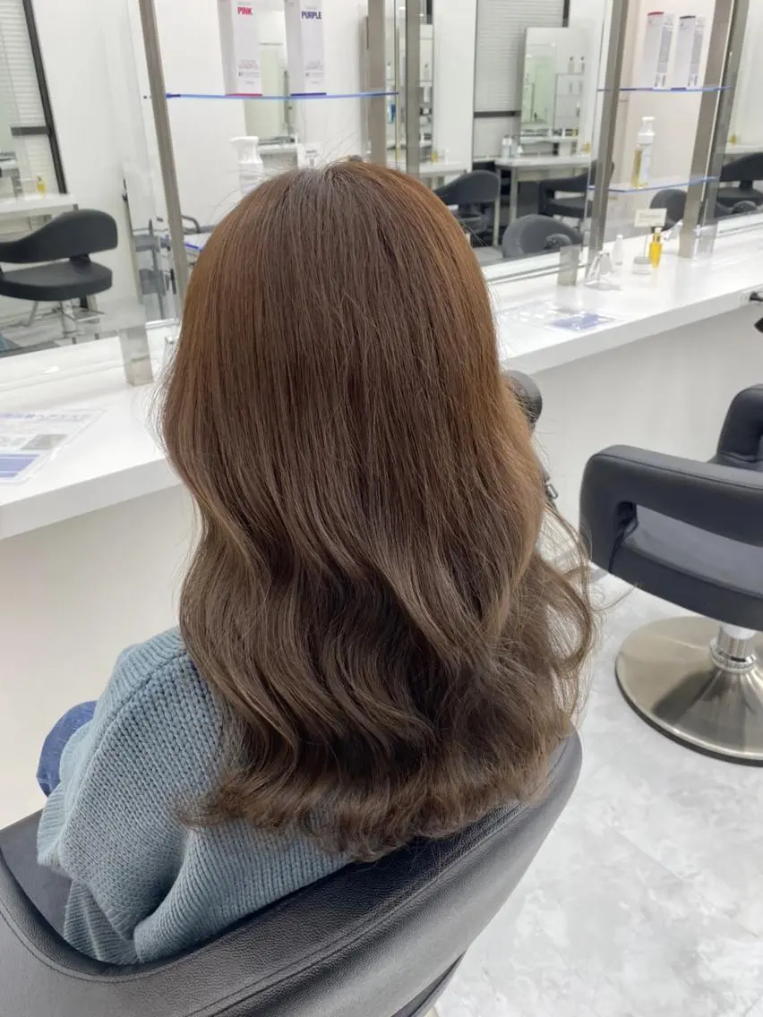 カラー ミルクティーベージュ 🤍Yumeのヘアスタイル