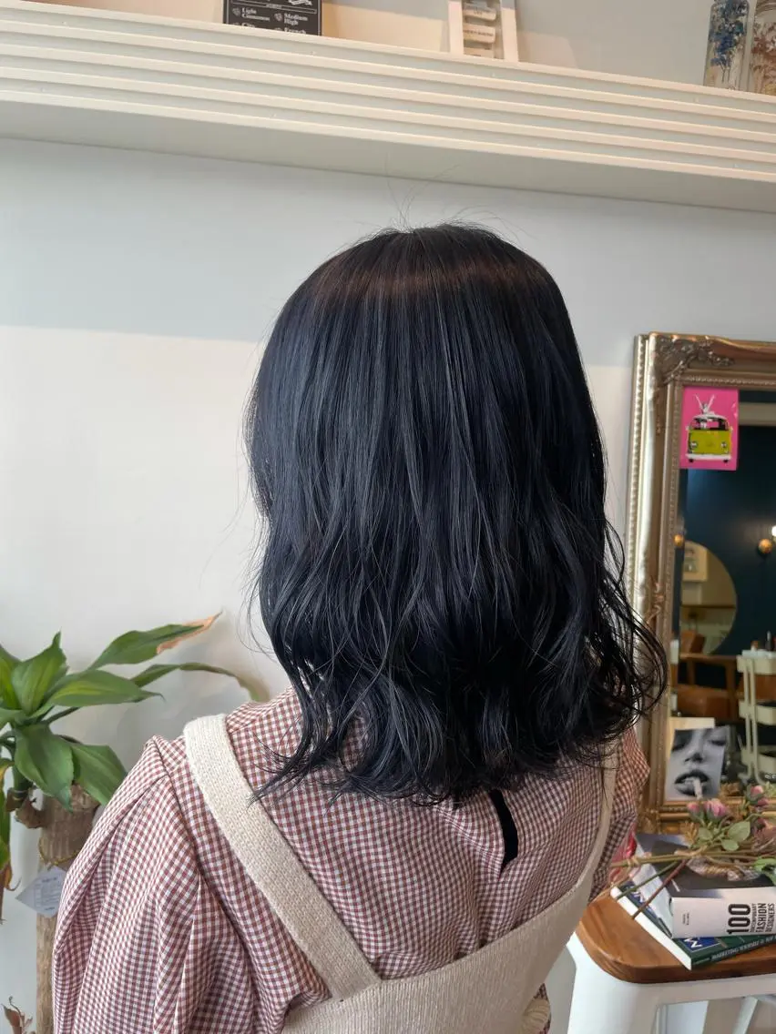 ミディアム カラー 黒髪 ブリーチ ネイビーカラー カット ヘアカラー トリートメント 💐パーソナルカラー /市橋加菜💐のヘアスタイル
